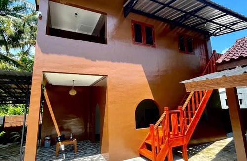 South Krui Bed & Breakfast | Gifal Surf Camp & Cottage