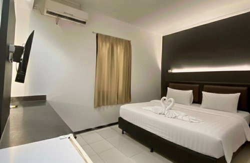 Tulungagung Hotel | Grand Charis Hotel Tulungagung