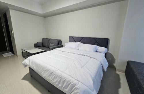 Jakarta Apartment | Green Sedayu Apartment Family Suite by Ellison