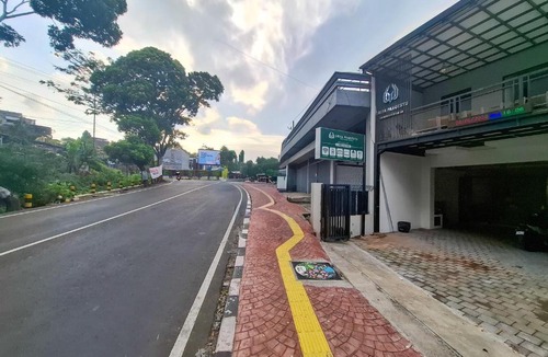 Oro Oro Ombo House | Griya Pangestu Syariah near Alun-Alun Batu RedPartner