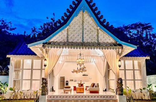 Selat Villa | Hafrana Villa by AGATA - 700sqm 2BR Villa with Private Pool & Jacuzzi