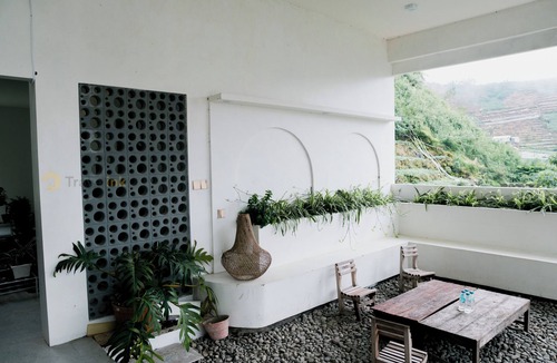 Kejajar Hotel | Haura By Travelink
