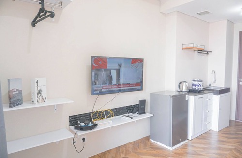 Bekasi Timur Apartment | Homey Studio At Transpark Juanda Bekasi Timur Apartment