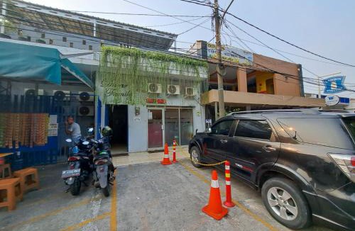 Tanjung Priok Hostel | Hotel Dinar Family