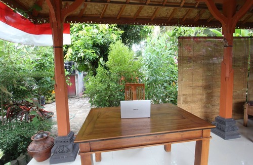 Kecamatan Narmada Hotel | Hotel O Dannis Homestay Near Musholla Al Istiqomah Terawangan