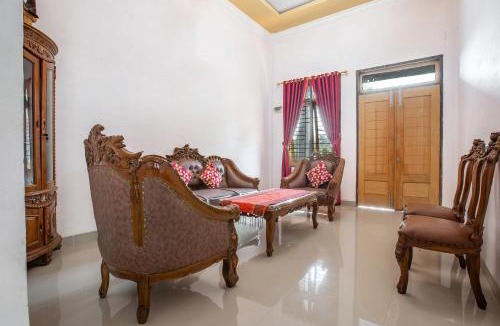 Jambi Hotel | Hotel O Homestay Romauli Kampung Radja