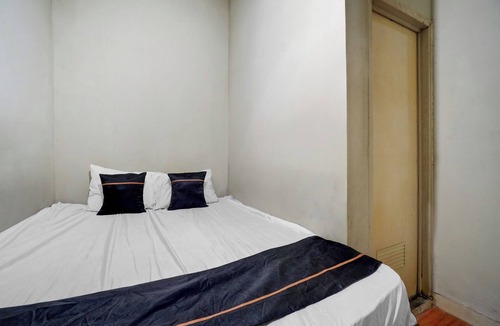 Old Jakarta Hotel | Hotel O near RS Husada formerly Pondokan