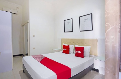 Gubeng Hotel | Hotel O Ruby Homestay Syariah