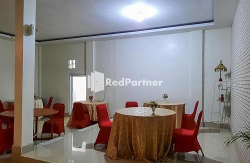 Sulawesi Hotel | Hotel Puri Yasmin Potowanua Lasusua Mitra RedDoorz