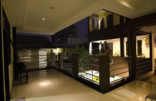 Setiabudi Hotel | Hotel Salon Fora & Cafe