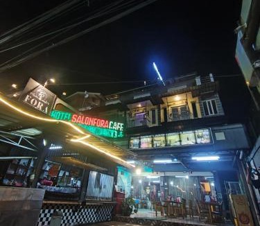Setiabudi Hotel | Hotel Salon Fora & Cafe