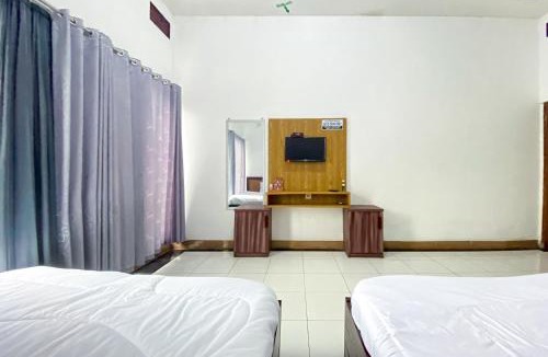 Banjarnegara Hotel | Hotel Tirta Jadi at Karangkobar Banjarnegara Mitra RedDoorz