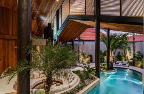 Umalas Villa | House of Winds Complex - Luxury 6BR Tropical Retreat - 2x3BR Villas near Canggu
