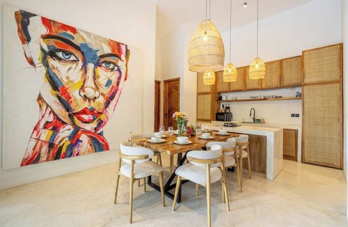 Penestanan Villa | Huge Tropical 3BR in Serene Ubud w Pool & Lounge