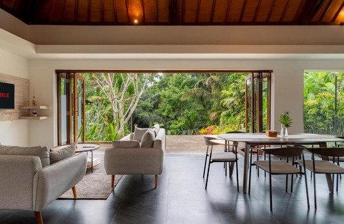 Melayang Villa | Hutan Sawah Villa by Betterplace