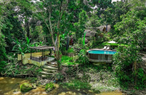 Singapadu Tengah Villa | Jungle River 5 BR Villa- Pool, Yoga, Tubing Near Ubud