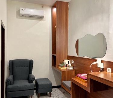 Blitar Hotel | Junior Suite Room Double Bed