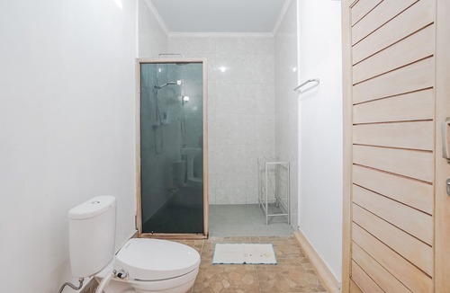 Batu Bolong Hotel | Karan Homestay Canggu