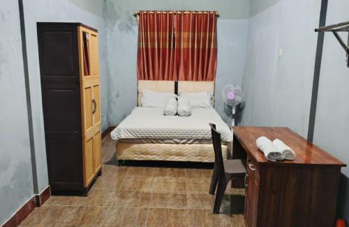 Kecamatan Montong Gading House | Keluncing Field Homestay