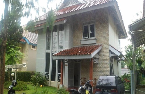 Cipanas Villa | Kota Bunga B