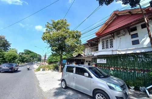 Surakarta House | La Tansa Family Suite Near UNS