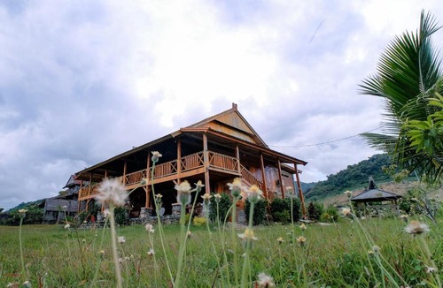Hu'u House | Lakey Peak Sunset Homestay