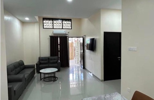 Tanjung Uncang House | Livi Guest House