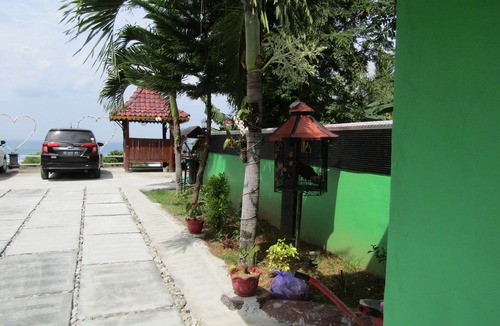 Kretek Cabin | Losmen Kinasih Puncak & Gazebo Pandang