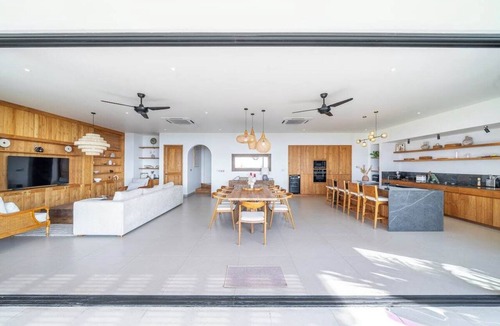 Uluwatu Villa | Luxe 4BR Villa w Rooftop, Cinema, Ocean View