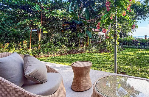 Pemuteran Apartment | Luxury Beachfront King Suite with Terrace, Pool, and Breakfast