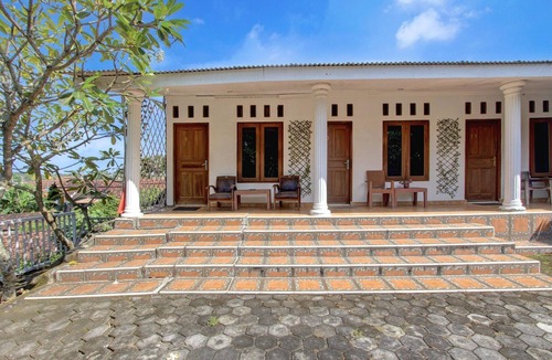 Kretek House | Luxury Deluxe DBL Escape W/Free WiFi and Parking