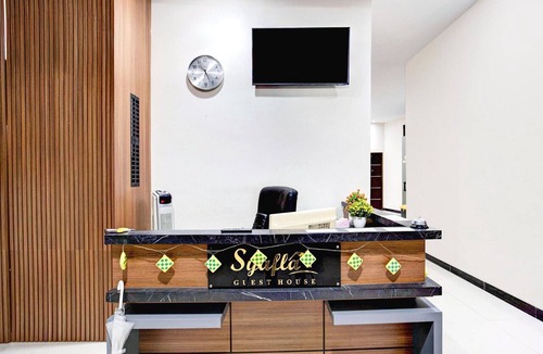 Balikpapan House | Luxury Deluxe DBL Retreat W/Free WiFi and Parking