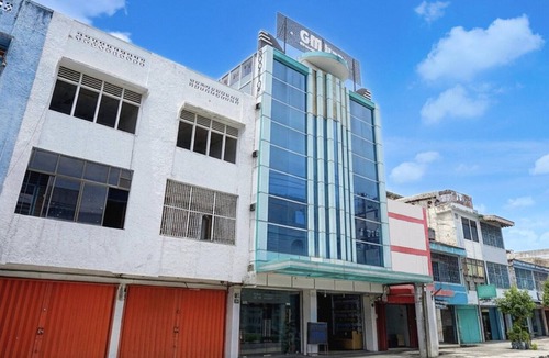 Banda Aceh House | Luxury Deluxe DBL Retreat W/Free WiFi and Parking