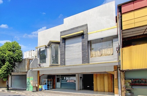 Central Yogyakarta House | Luxury Deluxe DBL Retreat W/Free WiFi and Parking