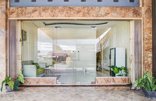 Pekanbaru House | Luxury Deluxe DBL Retreat W/Free WiFi and Parking