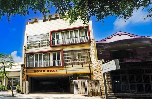 Dinoyo House | Luxury Deluxe DBL Retreat W/Free WiFi and Parking