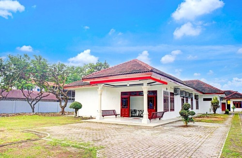 Medan House | Luxury Deluxe DBL Retreat W/Free WiFi and Parking