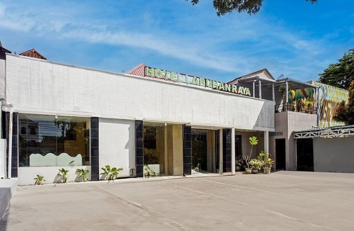 Medan House | Luxury Deluxe DBL Retreat W/Free WiFi and Parking