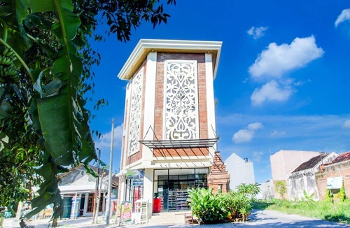 Banaran House | Luxury Deluxe DBL Retreat W/Free WiFi and Parking