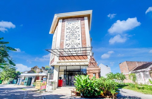 Banaran House | Luxury Deluxe DBL Retreat W/Free WiFi and Parking