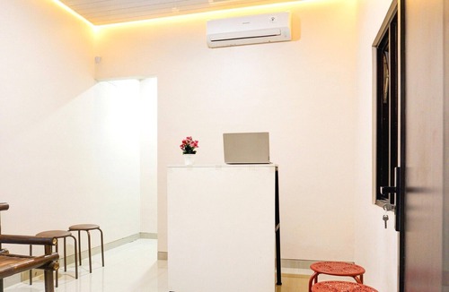 Rajabasa House | Luxury Twin Stay with Free WiFi and Parking
