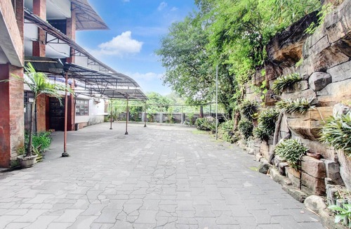 Yogyakarta House | Luxury Twin Stay with Free WiFi and Parking