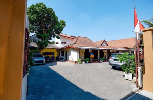 Laweyan House | Luxury Twin Stay with Free WiFi and Parking