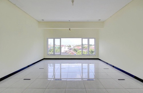Laweyan House | Luxury Twin Stay with Free WiFi and Parking