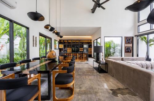 Kedewatan Villa | Mansión Las Puertas de la Selva