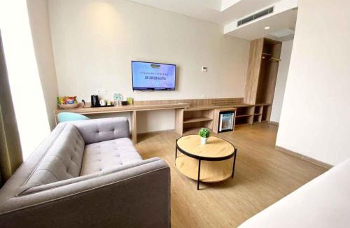 Bekasi Hotel | MaxOneHotels at Kota Harapan Indah-Bekasi