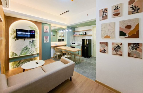 Tangerang Apartment | Modern 3Br Apartment With Chic Style At M-Town Residence