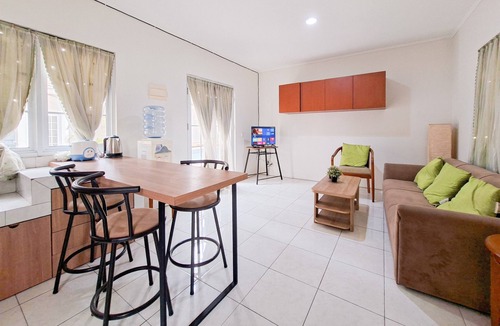 Pagedangan Apartment | Modern 4Br Apartment At Guest House Vanya Park