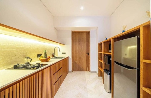 Melayang House | Modern Apartment in Lush Ubud w Kitchen & Balcony