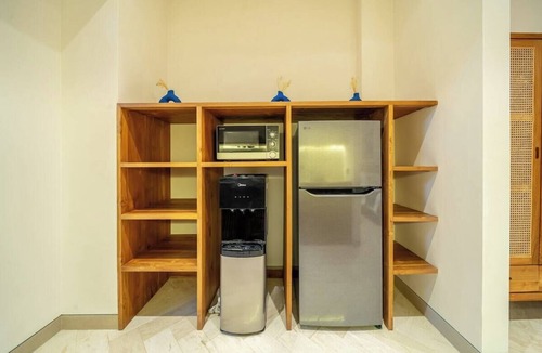 Melayang House | Modern Apartment in Lush Ubud w Kitchen & Balcony